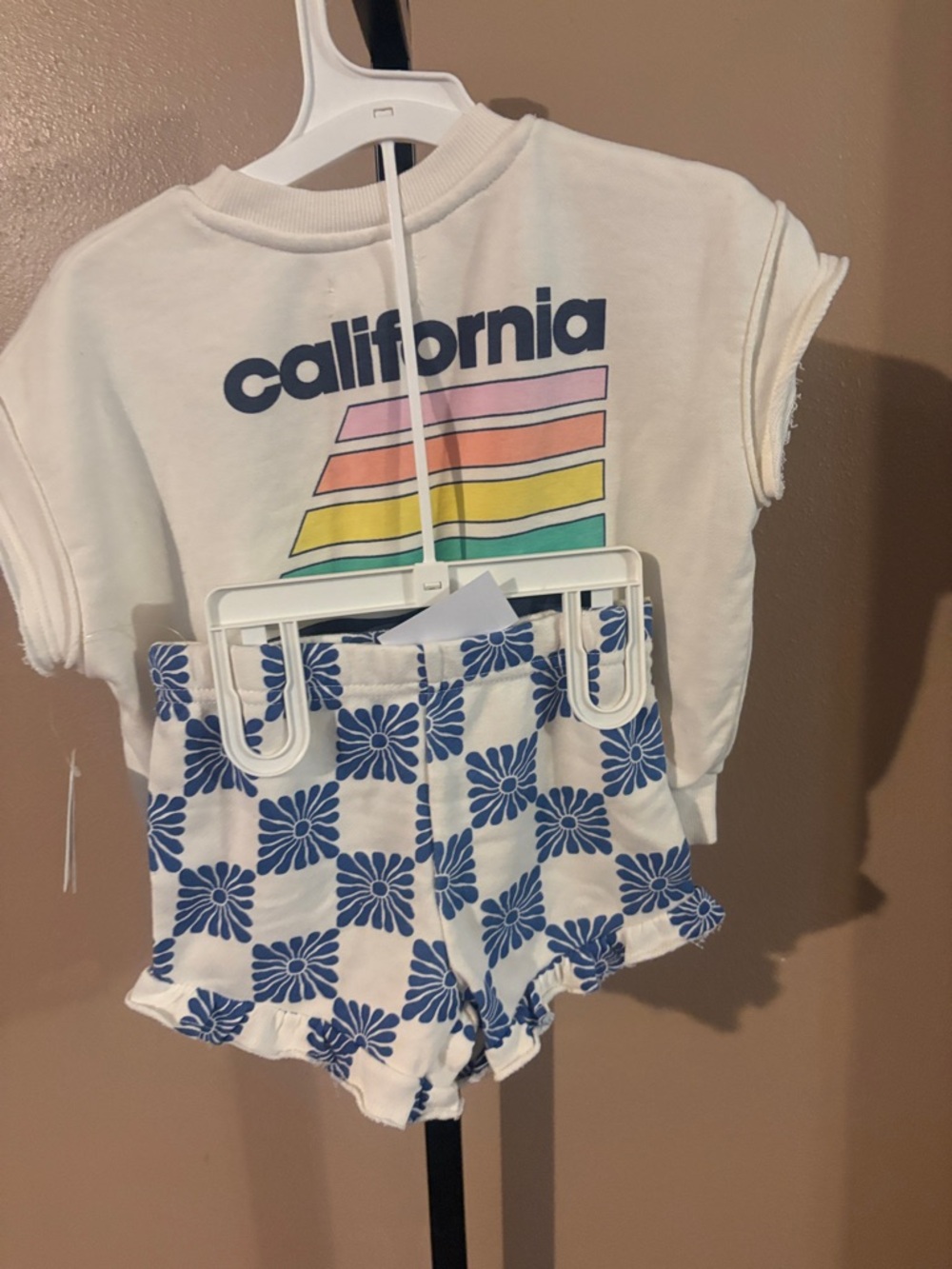 Grayson Mini 2 piece White Kids' 'Pullover Tee with Blue Print and shorts - Picture 3 of 5